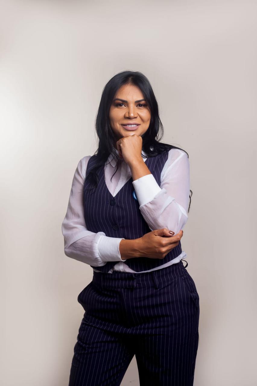 Edilene Lura na campanha — 44466