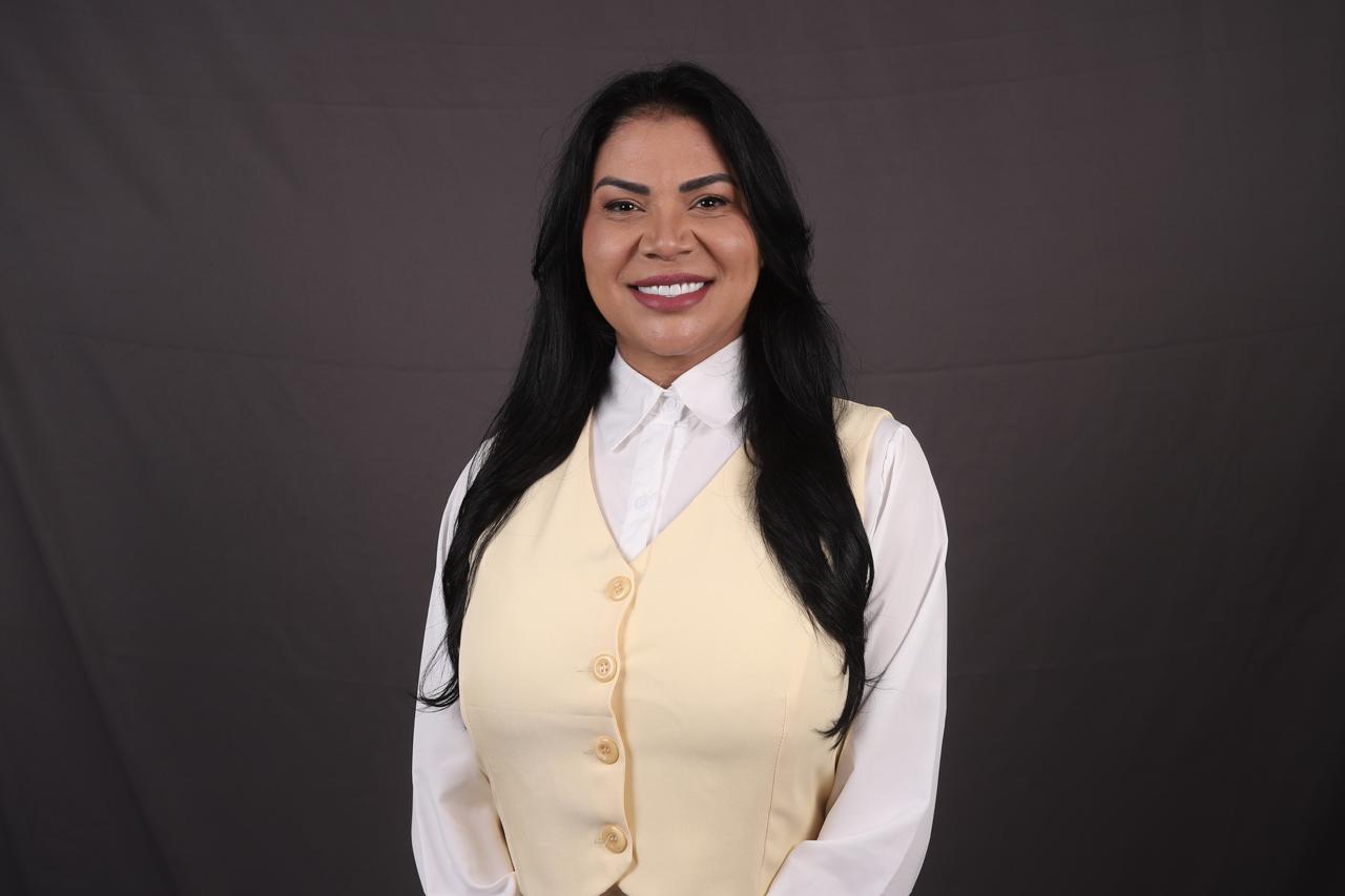 Edilene Lura na campanha — 44466