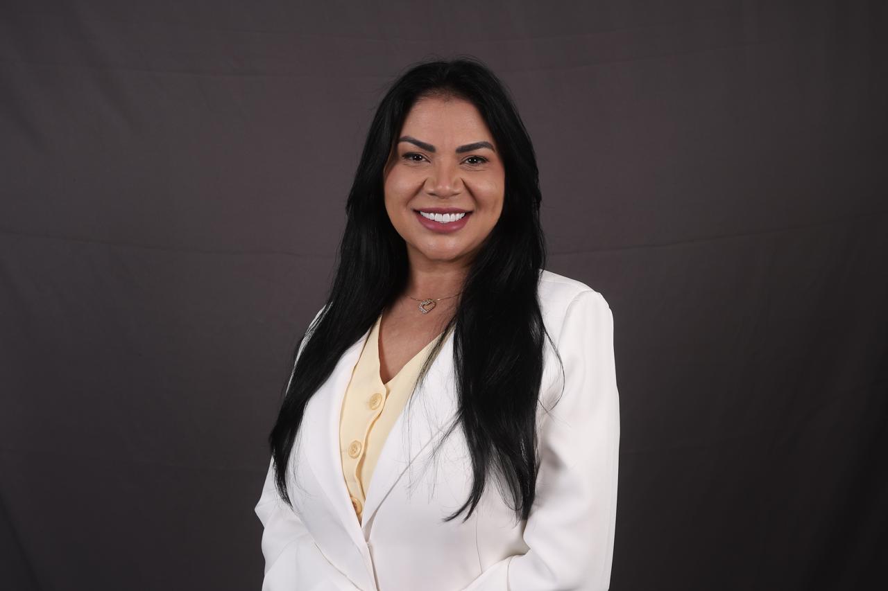 Edilene Lura na campanha — 44466